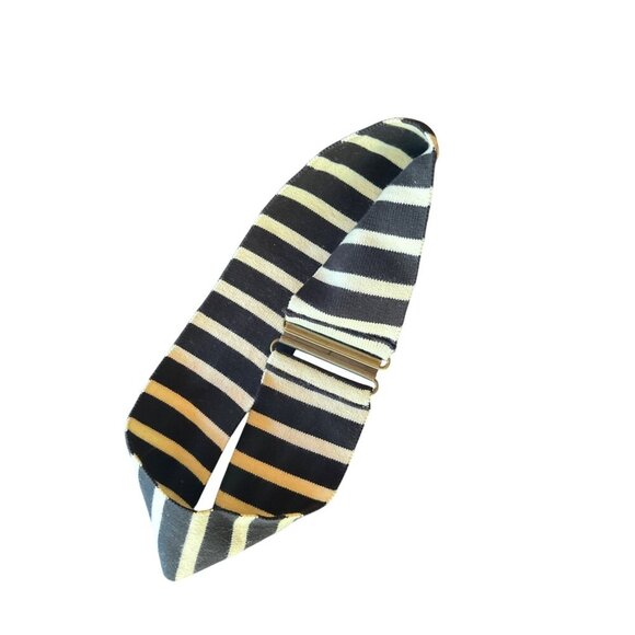 Black & White Striped Elastic Stretch Belt With Gold-Tone Metal Clasp - Picture 3 of 4